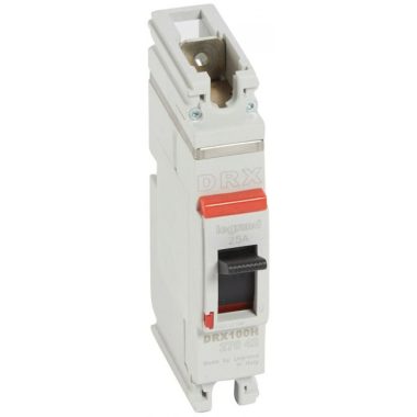 LEGRAND 027042 DRX100 1P 25 kA 25A t.m. compact circuit breaker