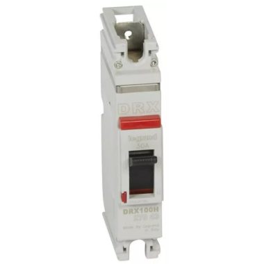 LEGRAND 027043 DRX100 1P 25 kA 30A t.m. compact circuit breaker