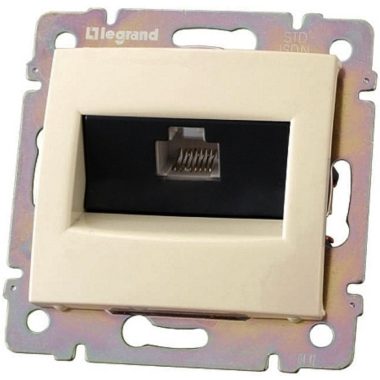 LEGRAND 774146 Valena 1xRJ45 LCS2 Cat6 UTP socket, ivory with nails