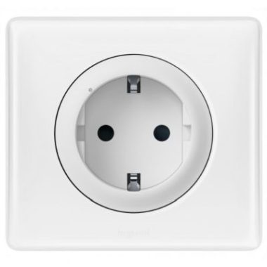 LEGRAND 064830 Celiane smart household socket (executive) P=3680W In=16A white