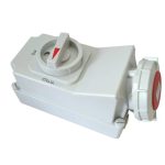   Priză industrială TRACON TICS-1132R cu montaj pe suprafață cu intrerupator 16A, 230V, 2P + E, 6h, IP67